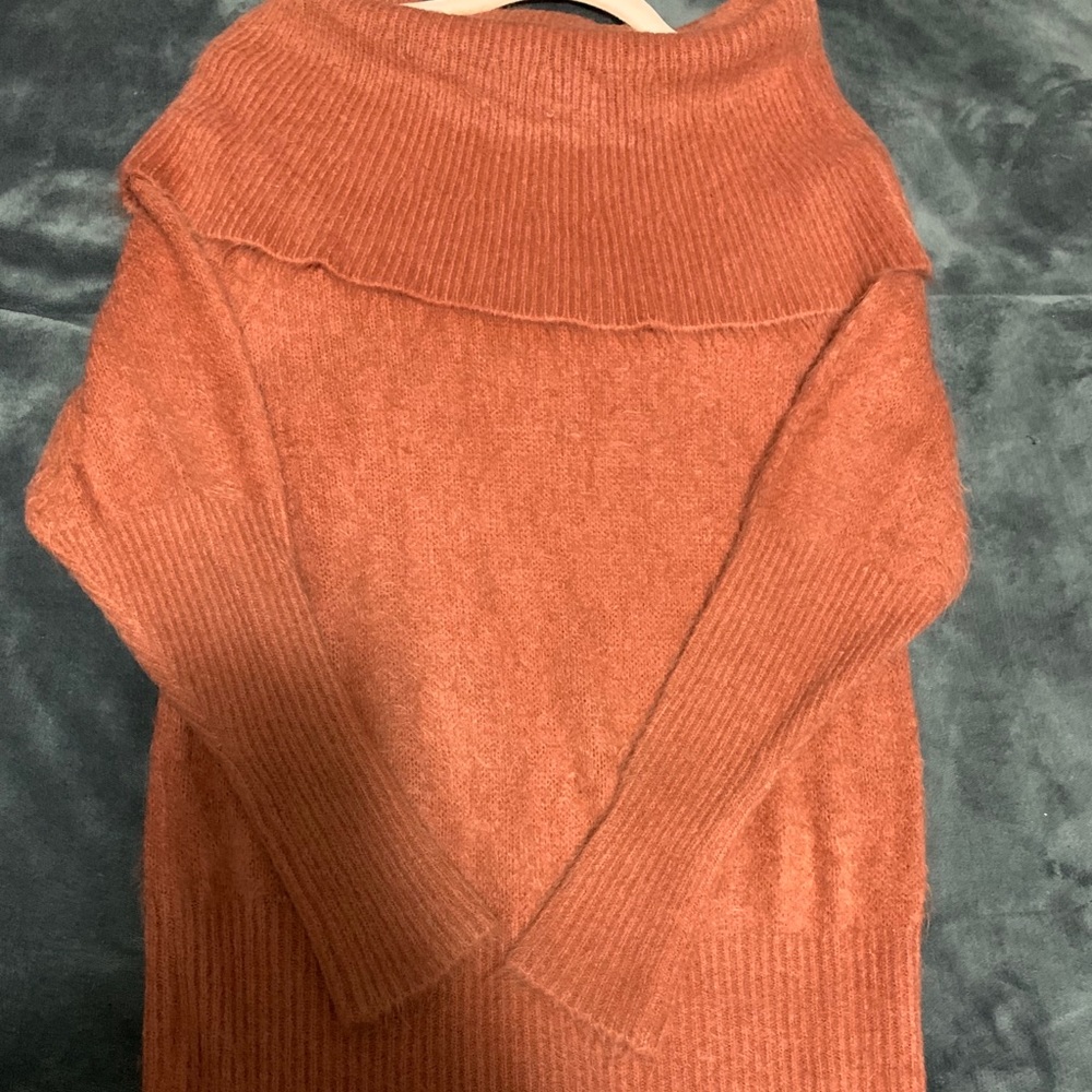 Love culture sweater